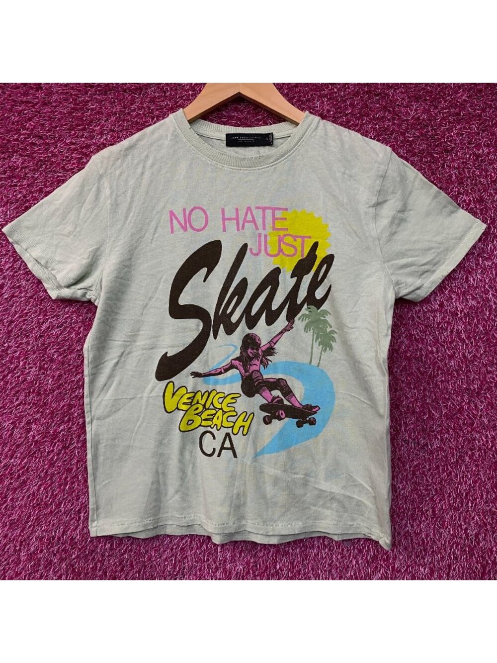 Junk Food Clothing "No Hate Just Skate" Vintage Graphic T-Shirt XS